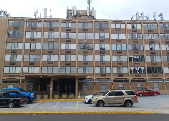 Property at 1700 Clinch Ave #207, Knoxville, TN, 37916, 1 bed, 1 bath, [object Object]