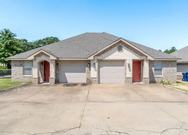 Property at 2751 Oakview Rd, Fort Smith, AR, 72908, 3 beds, 2 baths, [object Object]
