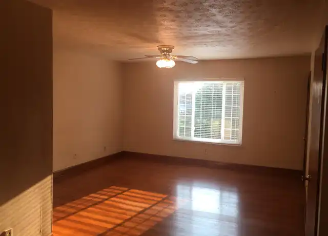 Property at 630 6th St W Unit 3, Huntington, WV, 25704, 2 beds, 1 bath, [object Object]