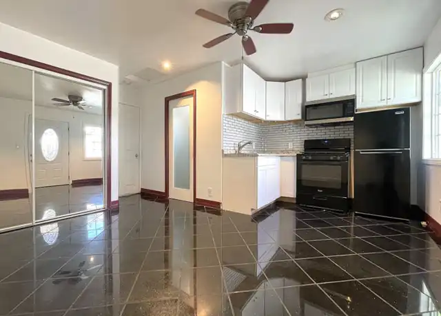 Property at 8822 Tyrone Ave, Panorama City, CA, 91402, 0 beds, 1 bath, [object Object]