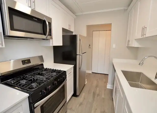 Property at Grove Tower Lofts - 5133 Washington St, Downers Grove, IL, 60515, 1 bed, 1 bath, [object Object]