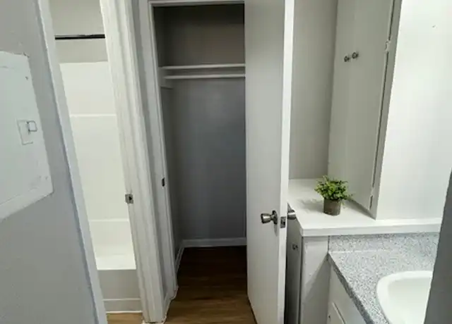 Property at 5220 Weber Rd Unit J-206, Corpus Christi, TX, 78415, 1 bed, 1 bath, [object Object]