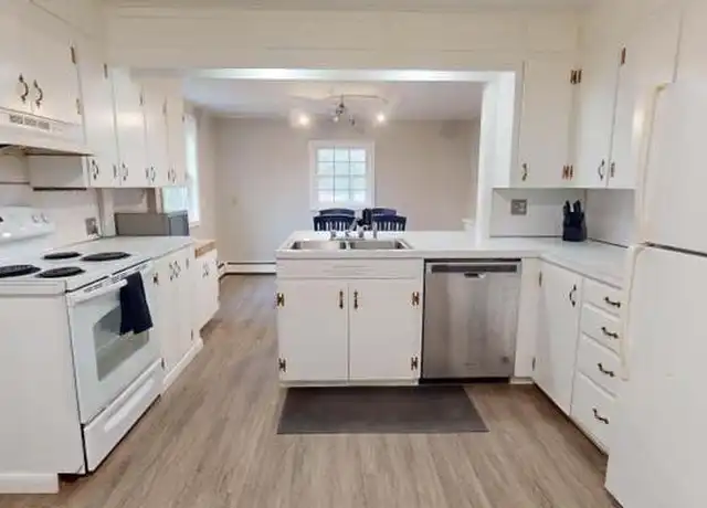 Property at 54 Burleigh Rd, Bangor, ME, 04401, 3 beds, 2 baths, [object Object]