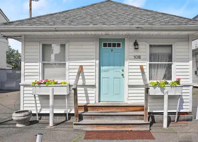 Property at 108 College Pl, Fairfield, CT, 06824, 3 beds, 1 bath, [object Object]