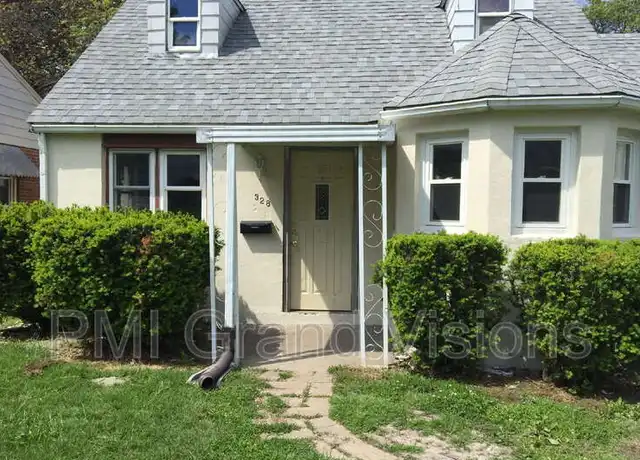 Property at 328 E Kellar Ln, Decatur, IL, 62526, 3 beds, 1.5 baths, [object Object]