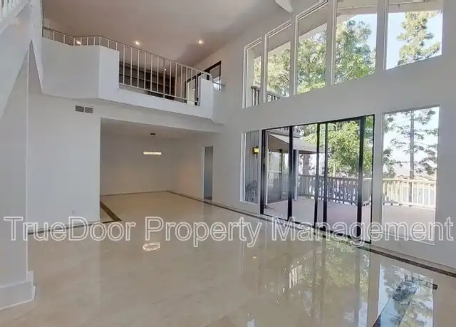 Property at 18 Wellington Ct, Newport Beach, CA, 92660, 3 beds, 2.5 baths, [object Object]