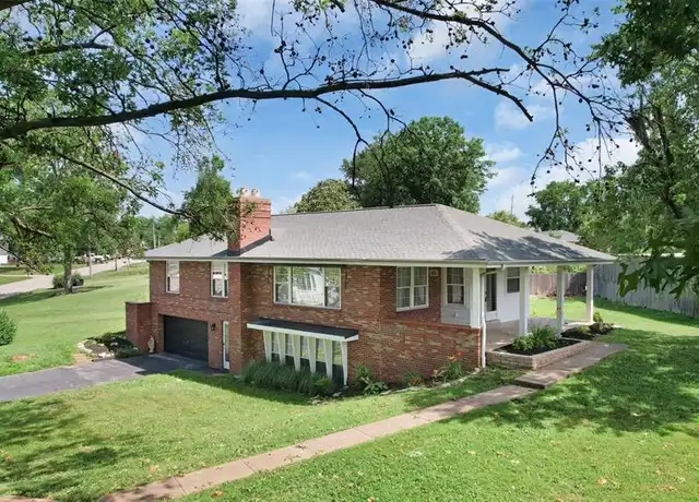 Property at 2 Sappington Acres Dr, Saint Louis, MO, 63126, 3 beds, 2 baths, [object Object]