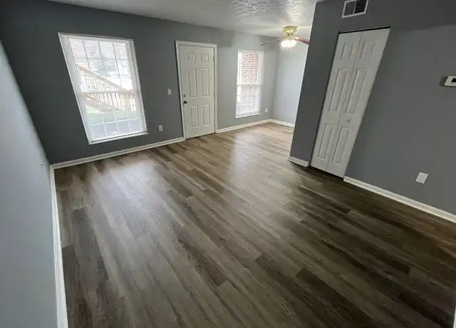 Property at 365 Redmar Blvd Unit 28, Radcliff, KY, 40160, 1 bed, 1 bath, [object Object]