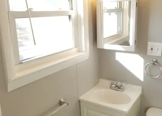 Property at 55 John St, Pawtucket, RI, 02861, 3 beds, 1 bath, [object Object]