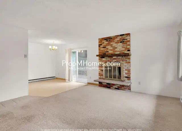 Property at 1214 4th St, Oregon City, OR, 97045, 2 beds, 1 bath, [object Object]