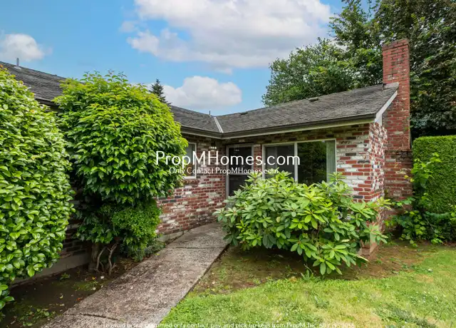 Property at 1214 4th St, Oregon City, OR, 97045, 2 beds, 1 bath, [object Object]