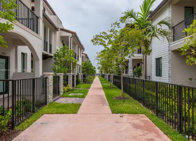 Property at 4769 NW 83rd Pkwy Unit 4769, Doral, FL, 33166, 3 beds, 2.5 baths, [object Object]