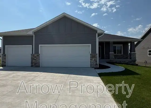 Property at 7531 Aero Dr, Lincoln, NE, 68516, 5 beds, 3 baths, [object Object]