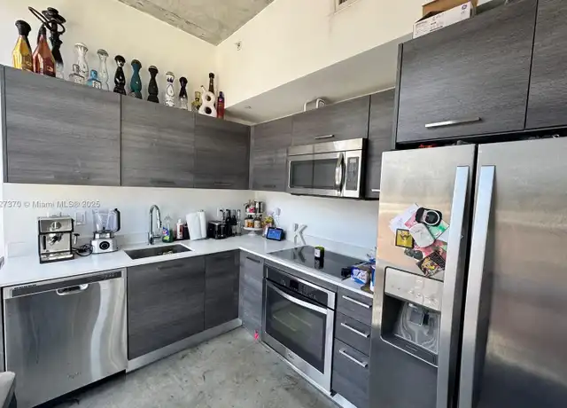 Property at 151 SE 1st St #1210, Miami, FL, 33131, 1 bed, 1 bath, [object Object]