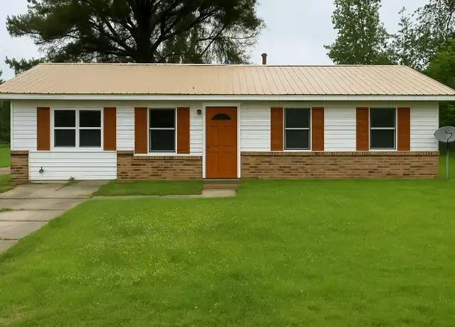 Property at 208 W Alpine St, Jonesboro, AR, 72401, 4 beds, 1.5 baths, [object Object]