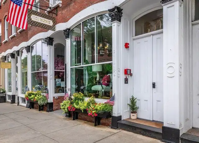 Property at 21 Central St Unit 3rd floor, Woodstock, VT, 05091, 1 bed, 1 bath, [object Object]