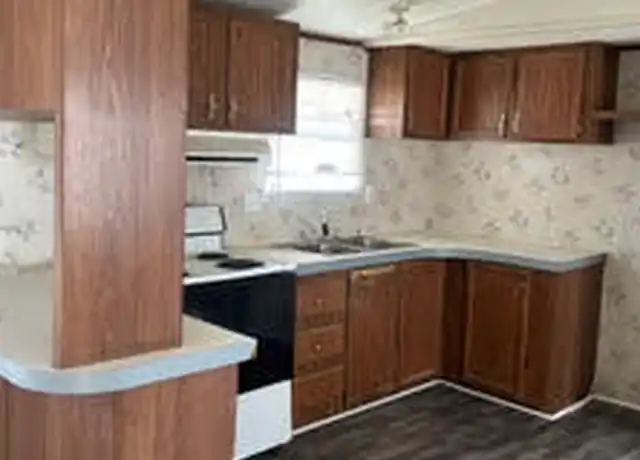 Property at 326 Orange St, Darlington, SC, 29532, 3 beds, 2 baths, [object Object]