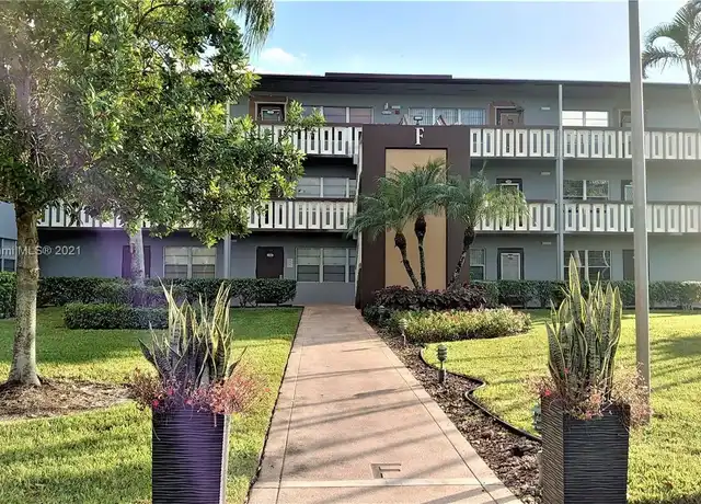 Property at 250 Suffolk F Unit F, Boca Raton, FL, 33434, 1 bed, 2 baths, [object Object]