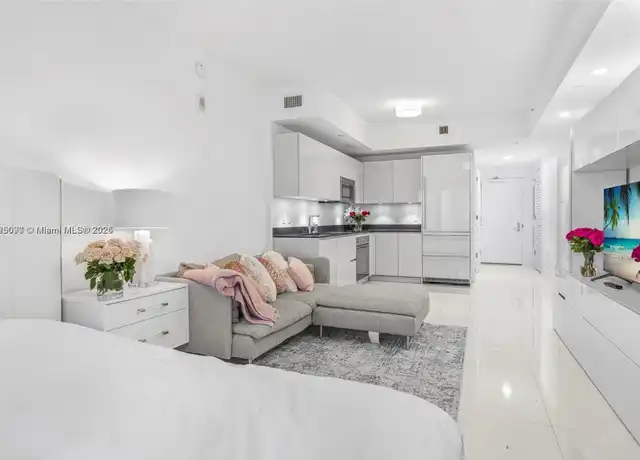 Property at 1010 Brickell Ave #1710, Miami, FL, 33131, 0 beds, 1 bath, [object Object]