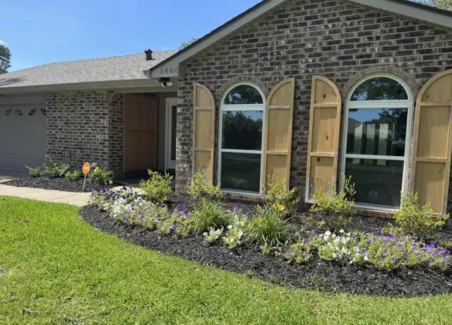 Property at 1406 W Autumnwood Ln, Lake Charles, LA, 70605, 4 beds, 2 baths, [object Object]