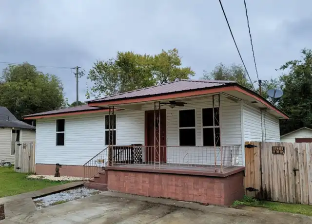 Property at 10 Sandusky Ln, Gadsden, AL, 35904, 3 beds, 1 bath, [object Object]