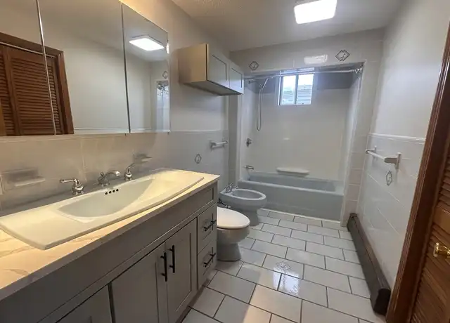 Property at 253 Elm St Unit 3, Cambridge, MA, 02139, 3 beds, 1 bath, [object Object]