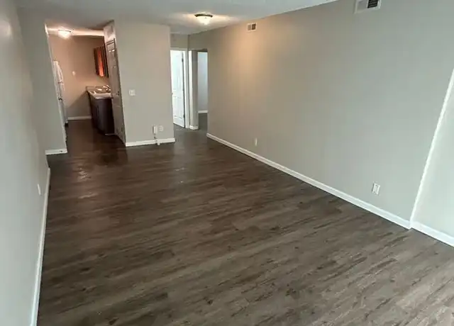 Property at 912 Laurel St Unit 11, Des Moines, IA, 50314, 2 beds, 1 bath, [object Object]