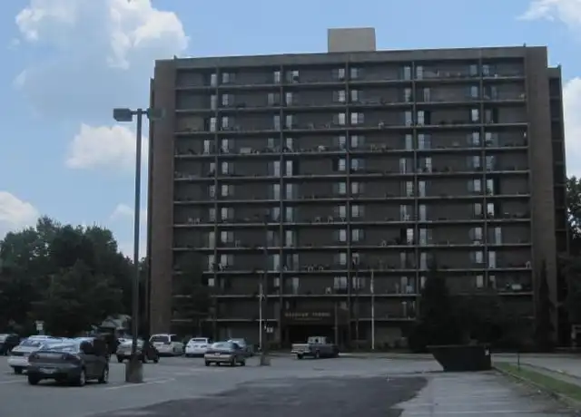 Property at 1 Kanawha Ter, Saint Albans, WV, 25177, 1 bed, 1 bath, [object Object]