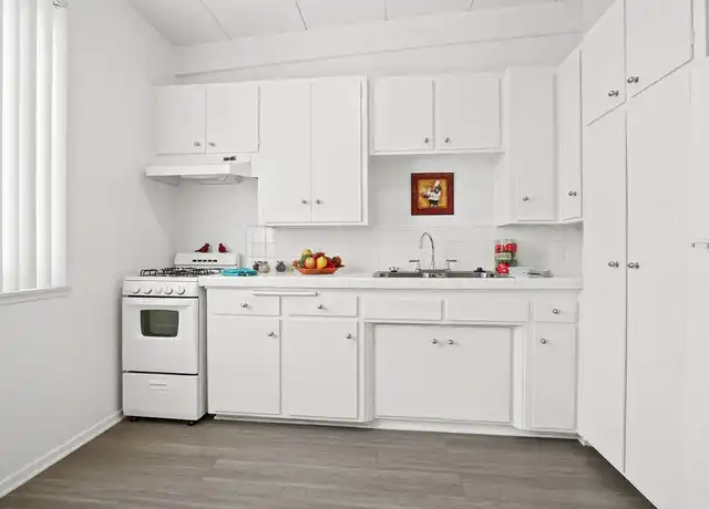 Property at Royal Sepulveda Apartment Homes - 6920 Sepulveda Blvd, Van Nuys, CA, 91405, 0 beds, 1 bath, [object Object]