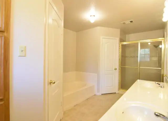 Property at 4507 Frontier Trl, Killeen, TX, 76542, 3 beds, 2 baths, [object Object]