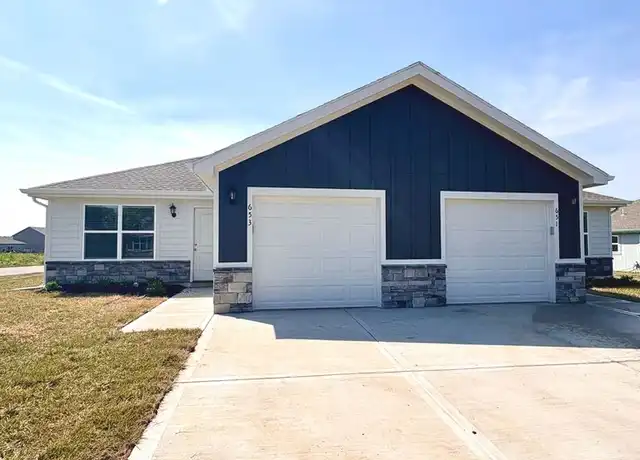 Property at 622 Fall Meadow Ln, Belton, MO, 64012, 3 beds, 2 baths, [object Object]