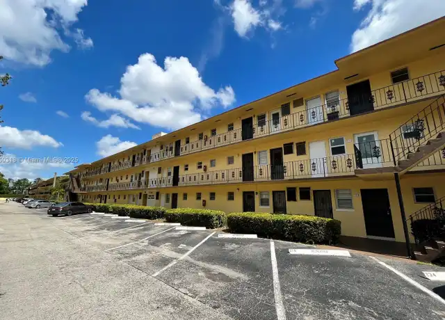 Property at 2810 NE 201st Ter Unit G108, Miami, FL, 33180, 1 bed, 1.5 baths, [object Object]