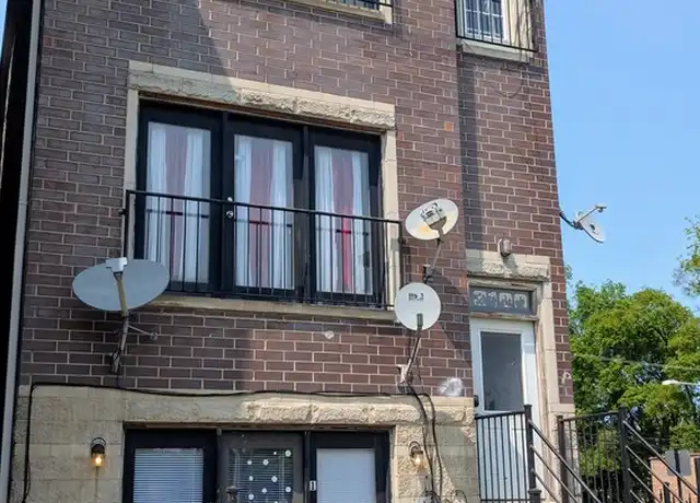 Property at 3100 W Polk St Unit 1, Chicago, IL, 60612, 3 beds, 2 baths, [object Object]