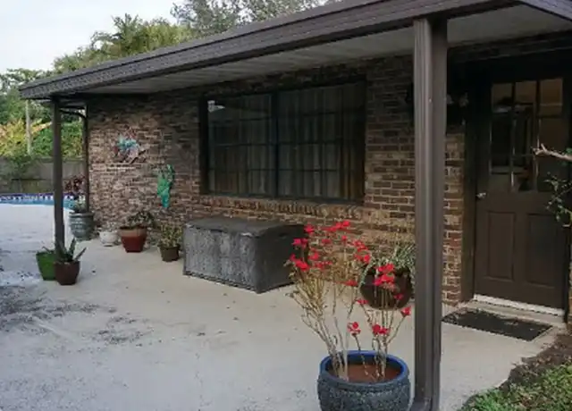 Property at 1833 Oakwood Trl, Melbourne, FL, 32934, 1 bed, 1 bath, [object Object]