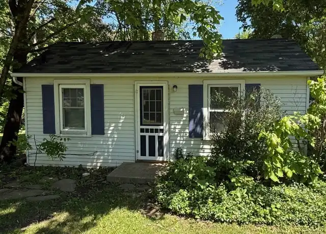 Property at 18 School St Unit 1, Geneva, IL, 60134, 0 beds, 1 bath, [object Object]