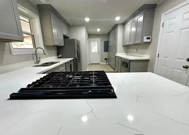 Property at 1005 E Grace St, Gonzales, LA, 70737, 3 beds, 2 baths, [object Object]