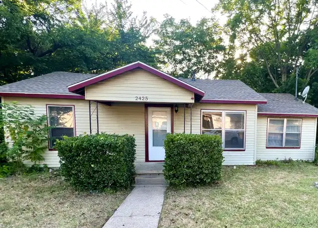 Property at 2425 Bolivar St, Denton, TX, 76201, 3 beds, 1 bath, [object Object]
