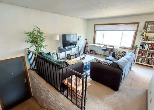 Property at 808 SE 9th Ave Unit 808, Minneapolis, MN, 55414, 3 beds, 1 bath, [object Object]