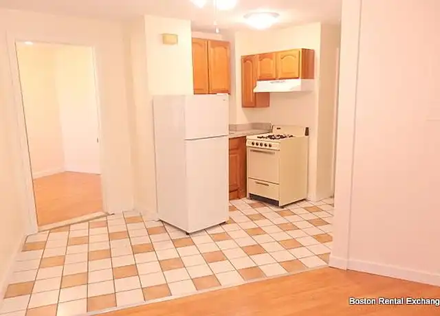 Property at 3 Holland St Unit 4, Somerville, MA, 02144, 0 beds, 1 bath, [object Object]