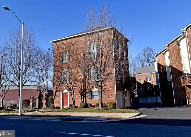 Property at 2400 N Greenbrier Ct, Arlington, VA, 22207, 3 beds, 3.5 baths, [object Object]
