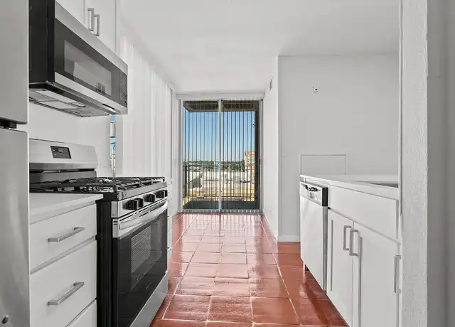 Property at Four Oaks Apartments - 1103 Harry Wurzbach Rd, San Antonio, TX, 78209, 1-2 bed, 1-1.5 bath, [object Object]