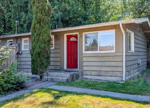 Property at 525 Madison St #2, Everett, WA, 98203, 2 beds, 1 bath, [object Object]