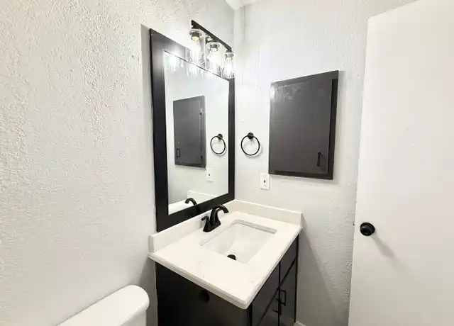 Property at 500 S Palm Dr Unit 30, Pharr, TX, 78577, 2 beds, 2 baths, [object Object]