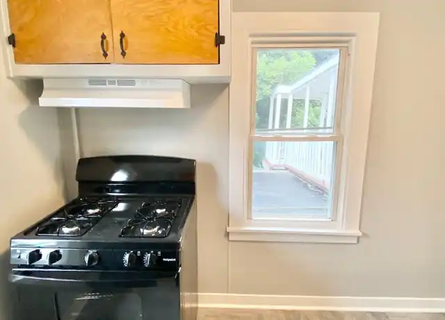 Property at 132 N Champlain St Unit 2, Burlington, VT, 05401, 1 bed, 1 bath, [object Object]
