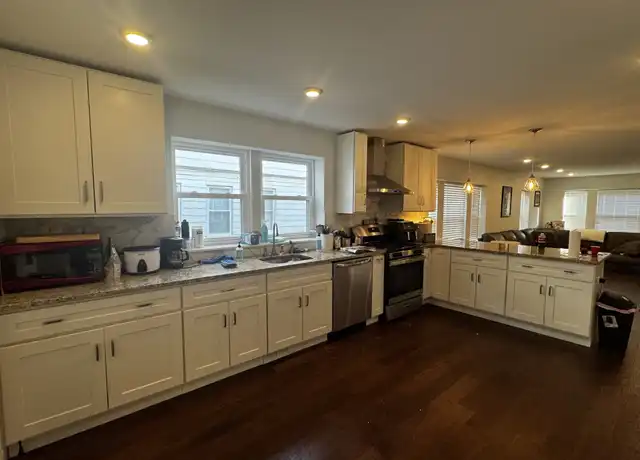 Property at 79 Bailey Rd Unit 1, Somerville, MA, 02145, 3 beds, 2 baths, [object Object]