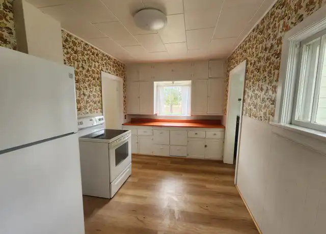 Property at 2405 Montana Highway 206, Columbia Falls, MT, 59912, 1 bed, 1 bath, [object Object]