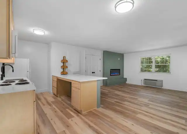 Property at 230 13th Avenue Pl NW Unit 15, Hickory, NC, 28601, 1 bed, 1 bath, [object Object]