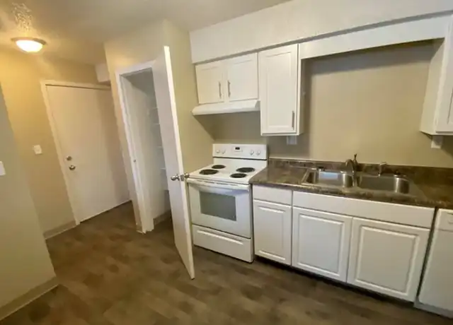 Property at Legacy Apartments - 3610 Twana Dr, Des Moines, IA, 50310, 1-2 bed, 1 bath, [object Object]