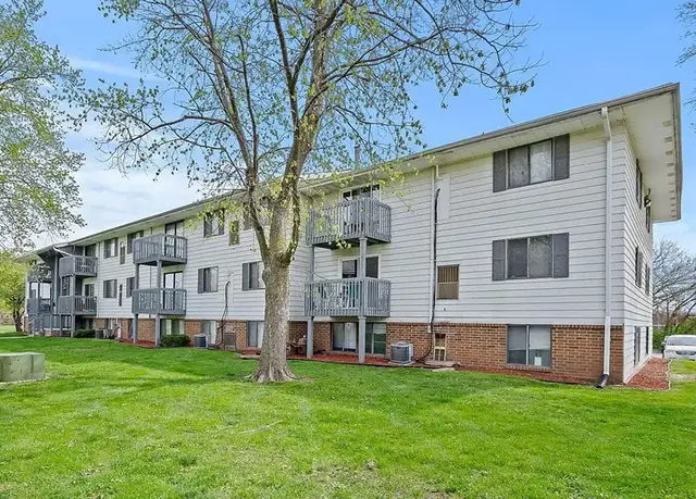 Photo of 3610 Twana Dr, Des Moines, IA 50310