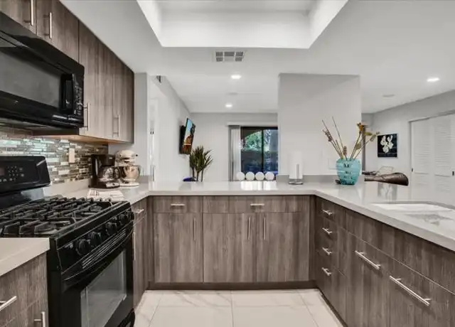 Property at 200 E Racquet Club Rd #31, Palm Springs, CA, 92262, 2 beds, 2 baths, [object Object]
